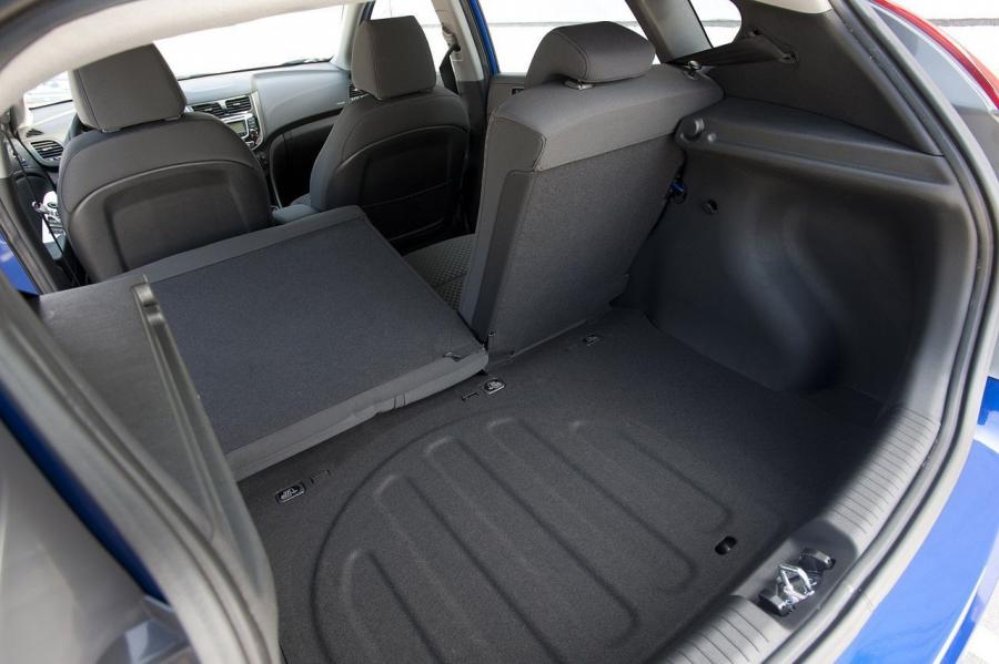  Hyundai Accent 2012 года  (фото 10 из 30)